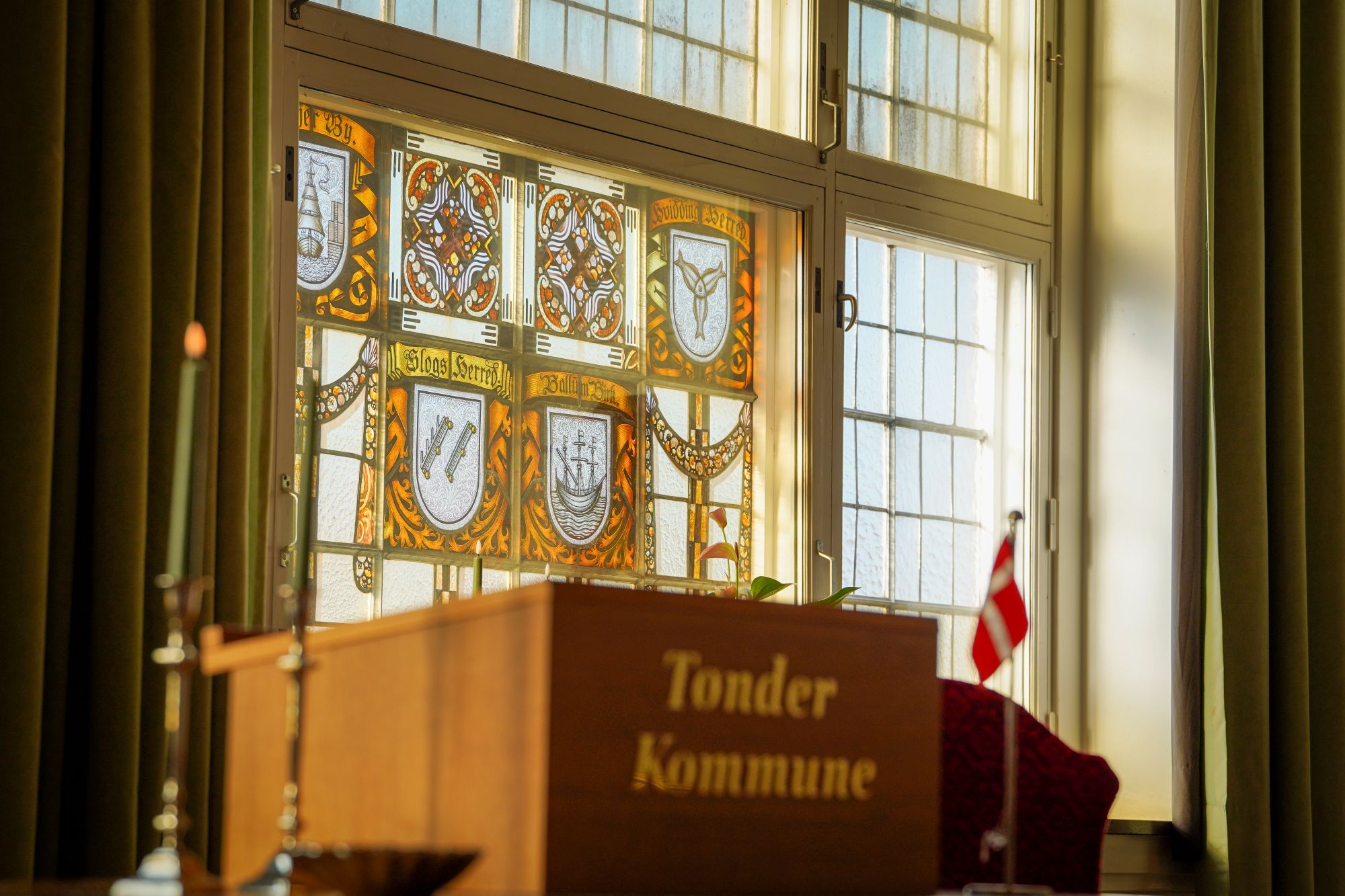 Jomfrustiens lokaler set indefra